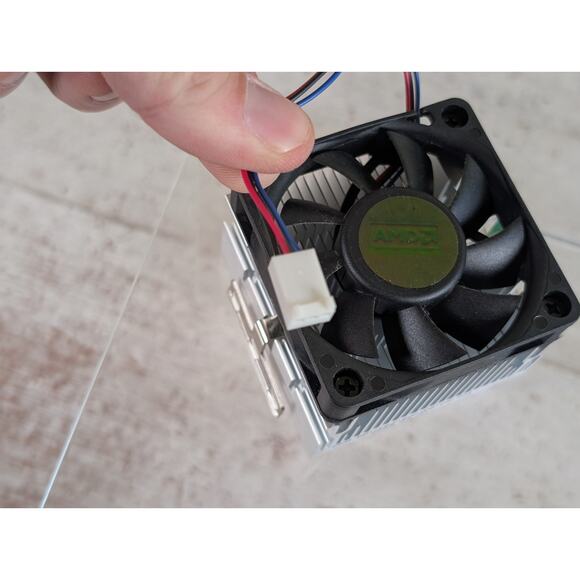 Foxconn AMD Socket A (462) CPU Heatsink Cooler Fan NBT-K0010AC1DBTCB-001 3-Pin - Picture 6 of 7